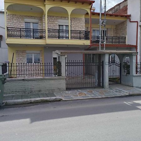 Polys Apartment And Paraskevi Studio With View Ptolemaida Luaran gambar