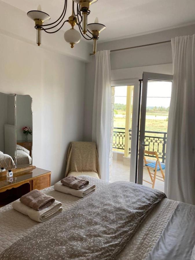 Polys Apartment And Paraskevi Studio With View Ptolemaida Luaran gambar