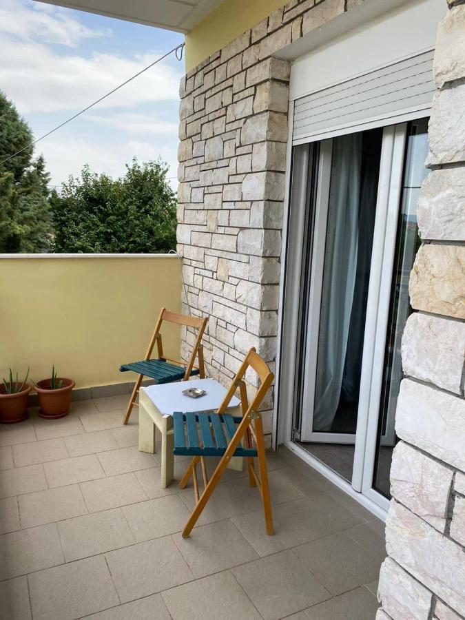 Polys Apartment And Paraskevi Studio With View Ptolemaida Luaran gambar