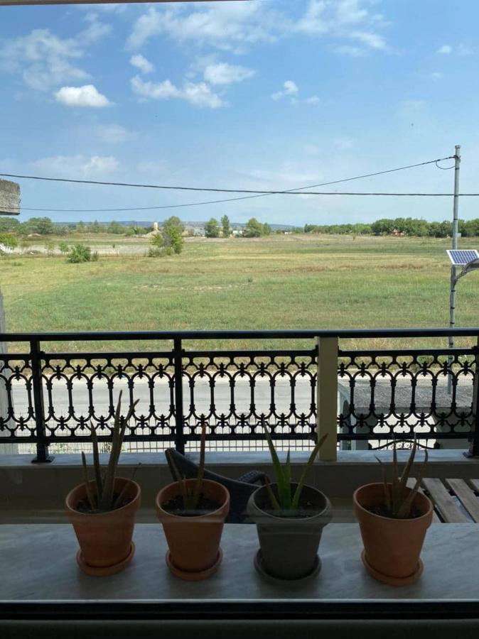 Polys Apartment And Paraskevi Studio With View Ptolemaida Luaran gambar