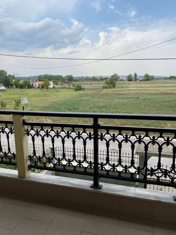 Polys Apartment And Paraskevi Studio With View Ptolemaida Luaran gambar