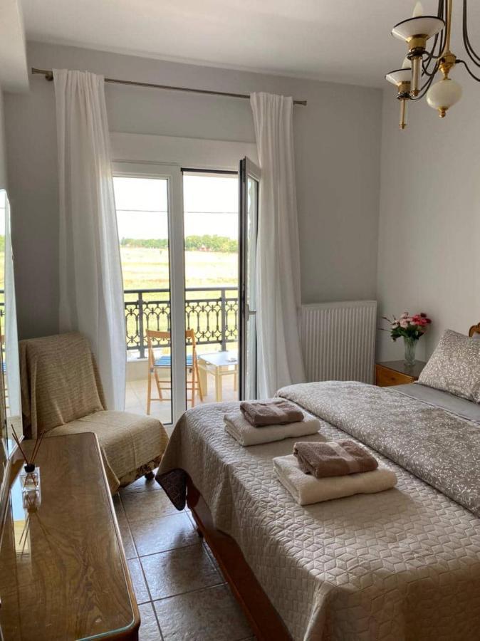 Polys Apartment And Paraskevi Studio With View Ptolemaida Luaran gambar