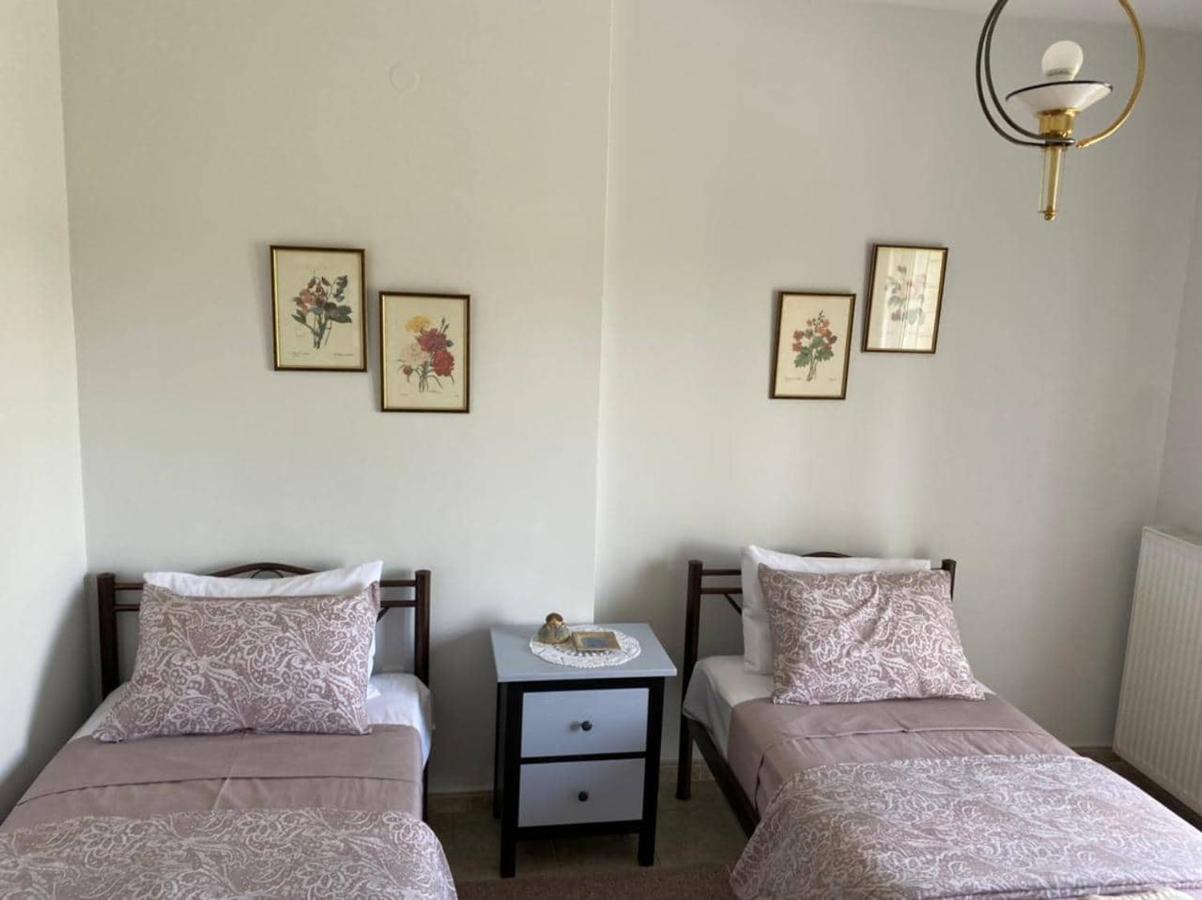 Polys Apartment And Paraskevi Studio With View Ptolemaida Luaran gambar