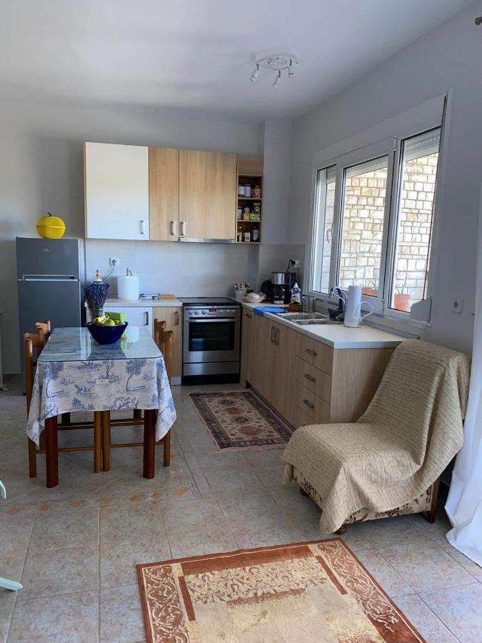 Polys Apartment And Paraskevi Studio With View Ptolemaida Luaran gambar