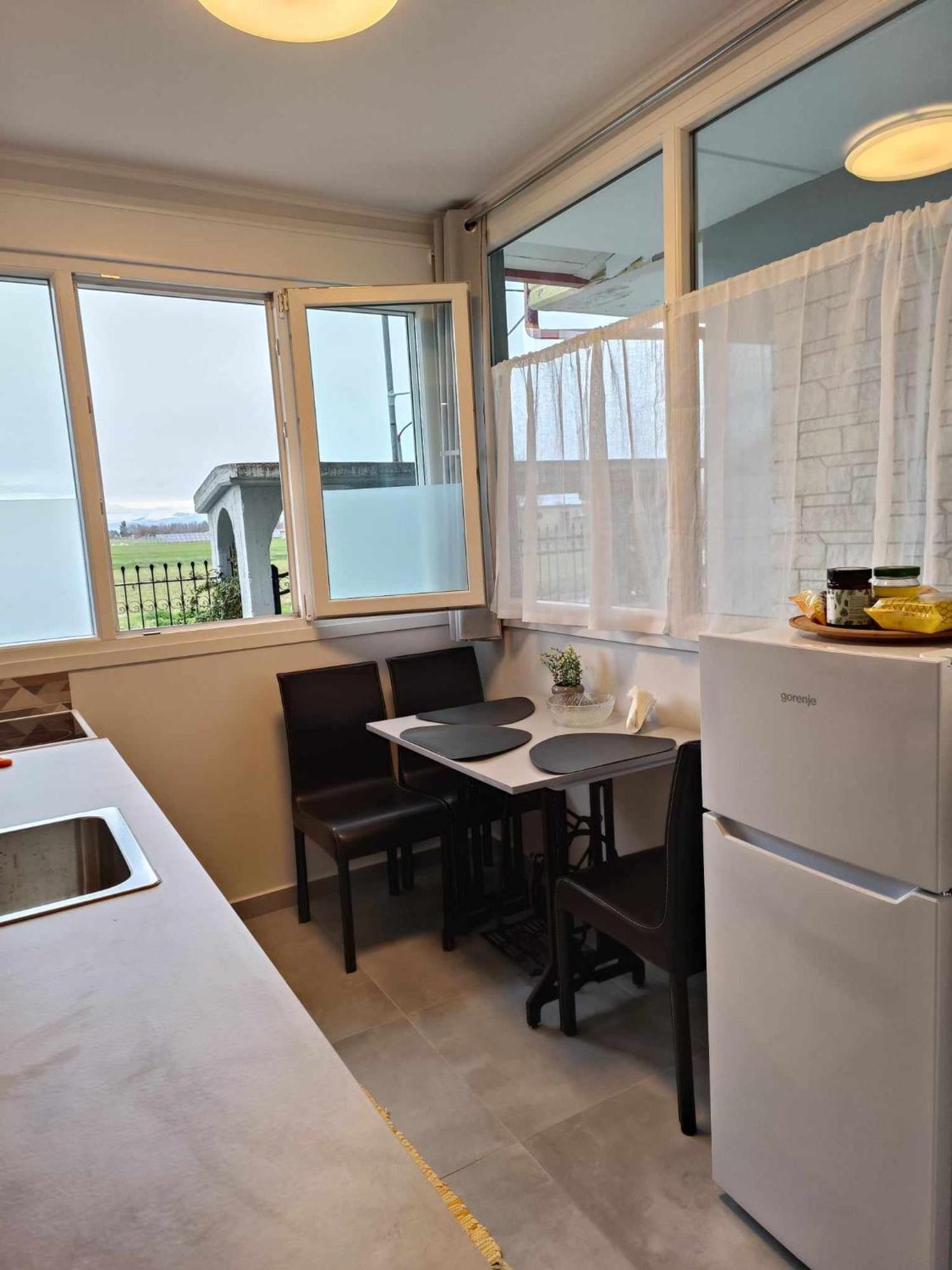Polys Apartment And Paraskevi Studio With View Ptolemaida Luaran gambar
