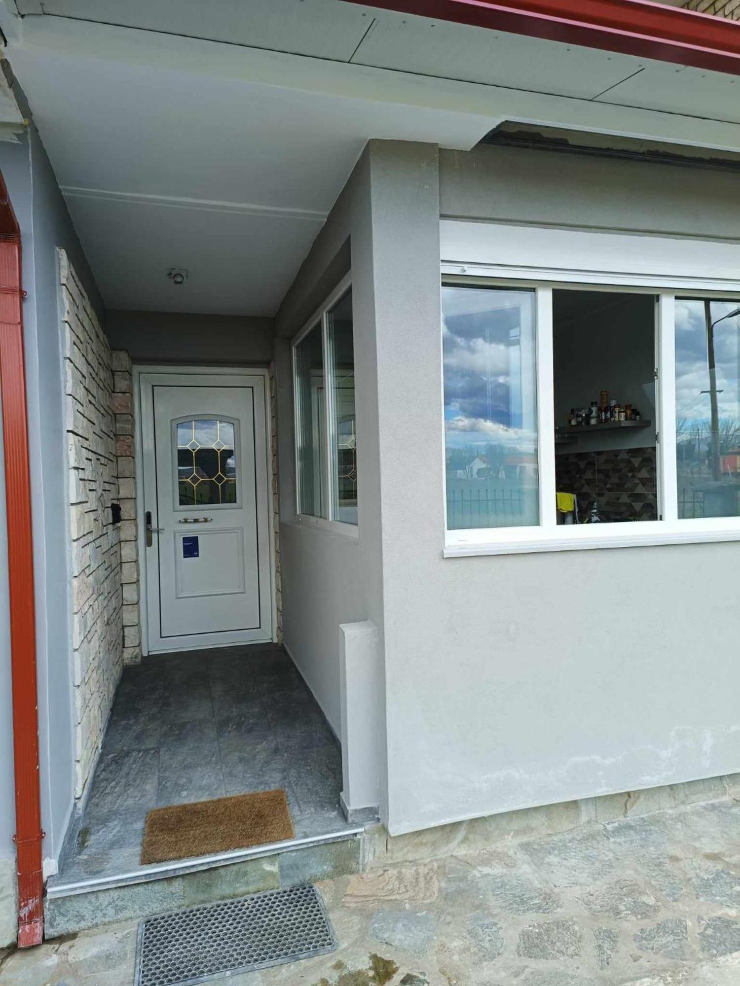 Polys Apartment And Paraskevi Studio With View Ptolemaida Luaran gambar