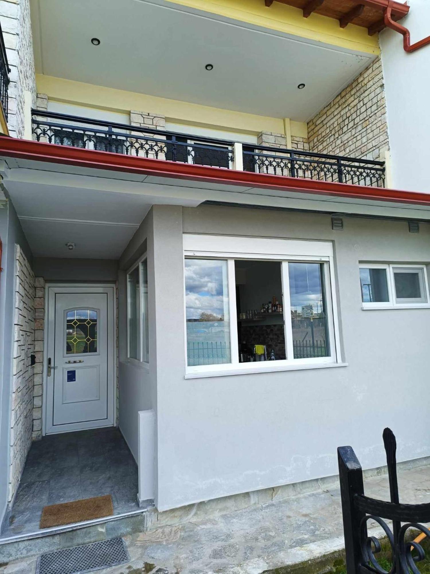 Polys Apartment And Paraskevi Studio With View Ptolemaida Luaran gambar