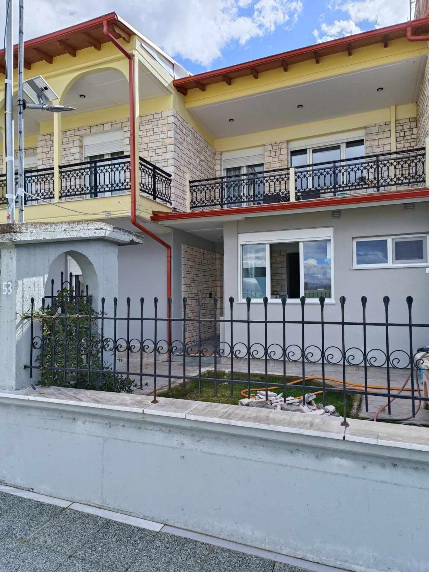 Polys Apartment And Paraskevi Studio With View Ptolemaida Luaran gambar